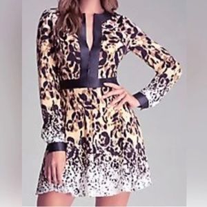 EUC Bebe Leopard Print Toggle V Neck Mini Flare Dress Size 00